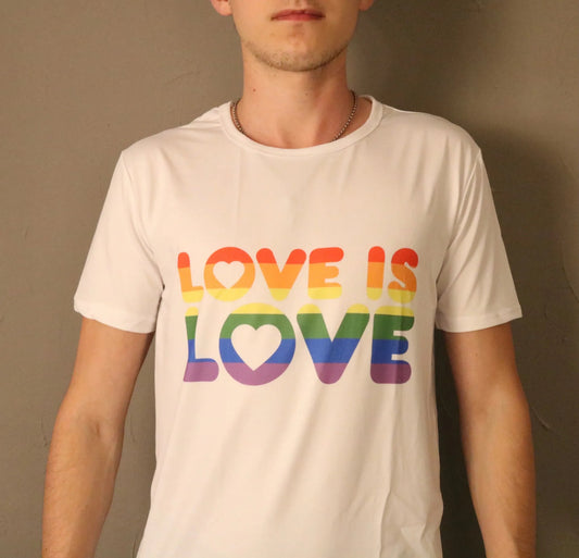 LOVE IS LOVE T-Shirt Unisex