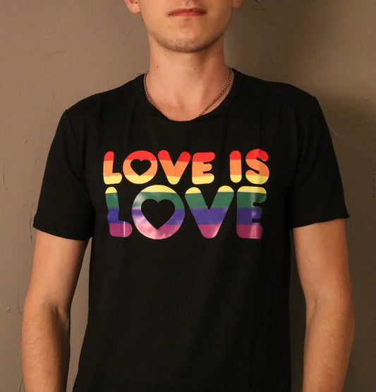 LOVE IS LOVE T-Shirt Unisex Black