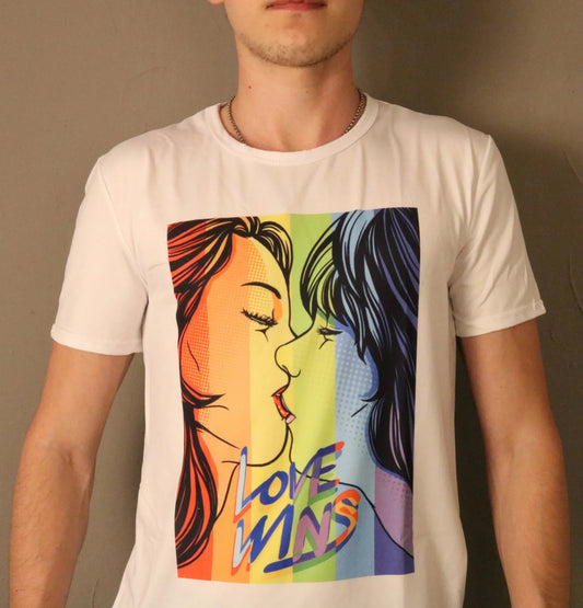 Lesbian KIss T-Shirt
